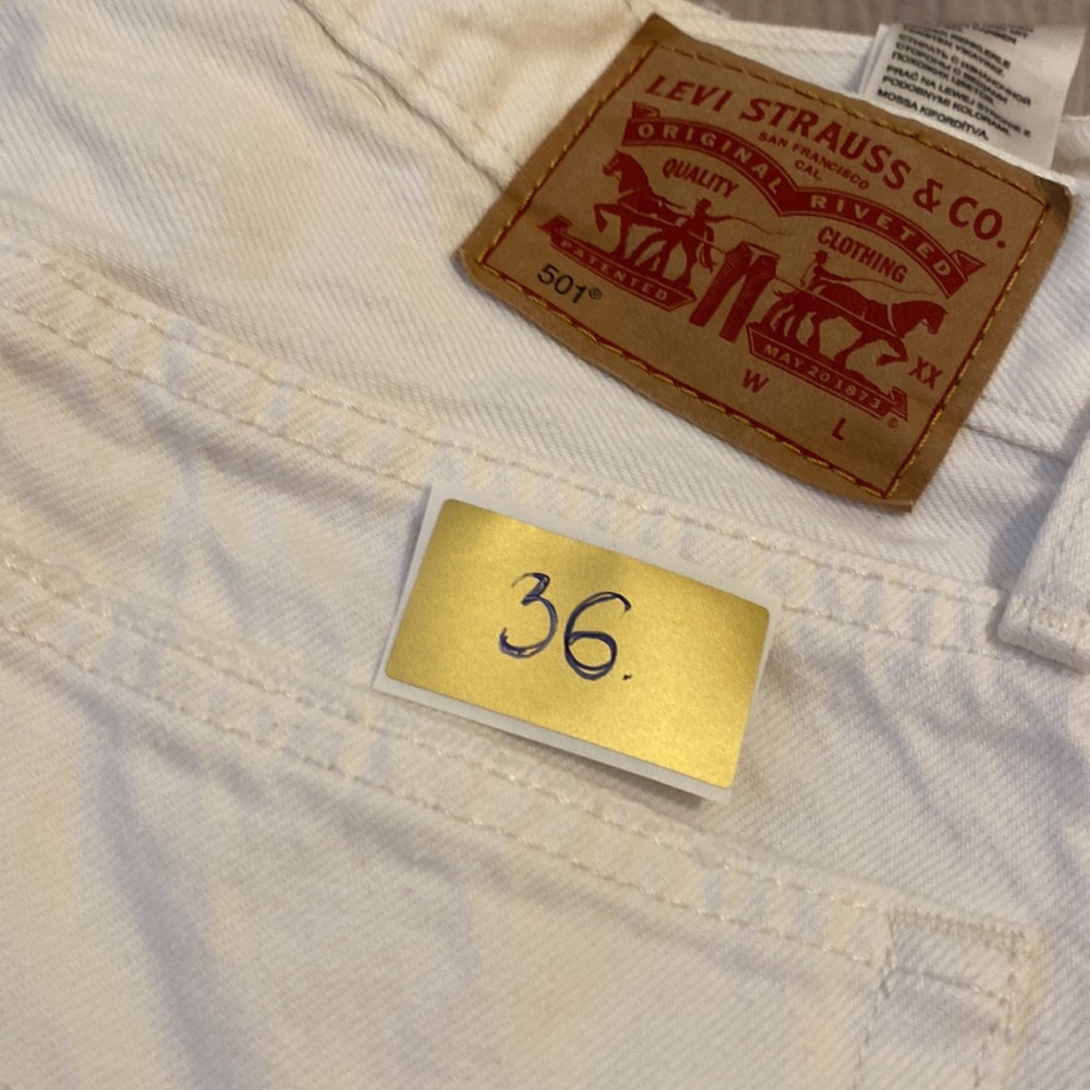 Levi's 501 Women White Straight Distressed Jeans. Size 26 - Picture 11 of 11